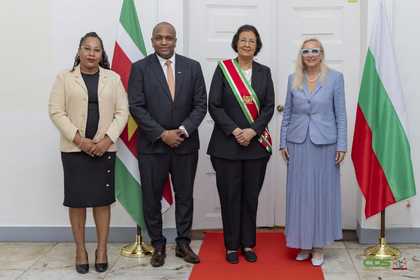 Връчване на акредитивни писма на посланик Елеонора Димитрова в Парамарибо, Суринам